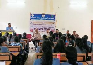 महिला आईटीआई कॉलेज दुर्ग में वित्तीय साक्षरता एवं सायबर जागरूकता शिविर संपन्&zwj;न