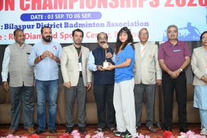 उप मुख्यमंत्री अरुण साव ने वेस्ट जोन इंटर स्टेट बैडमिंटन प्रतियोगिता के विजेताओं को किया पुरस्कृत
