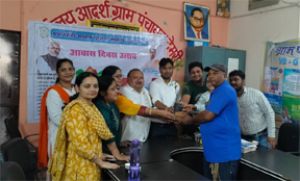  आवास दिवस पर डमरू लाल ध्रुव का आवास का सपना हुआ पूरा, किया गया सम्मानित