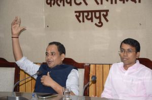 बोले कलेक्टर, शासकीय योजनाओं को सफल बनाने में आपका सहयोग महत्वपूर्ण बोले कलेक्टर, शासकीय योजनाओं को सफल बनाने में आपका सहयोग महत्वपूर्ण