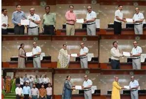  मुख्य सचिव ने ई-ऑफिस एवं समयबद्ध उपस्थिति में उत्कृष्ट प्रदर्शन करने वालों को किया सम्मानित