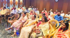 बच्चा जितना संस्कारी, वह देश उतना समृद्ध: डा. चितरंजन कर बच्चा जितना संस्कारी, वह देश उतना समृद्ध: डा. चितरंजन कर