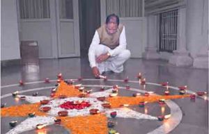 प्रधानमंत्री नरेंद्र मोदी के जन्मदिवस पर मुख्यमंत्री ने अपने निवास पर जलाया ‘आशीर्वाद का दीया’ प्रधानमंत्री नरेंद्र मोदी के जन्मदिवस पर मुख्यमंत्री ने अपने निवास पर जलाया ‘आशीर्वाद का दीया’