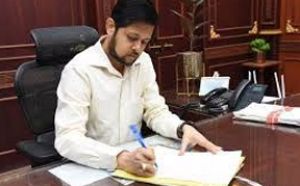  चिटफंड कंपनी के निवेशक राशि के लिए बैंक संबंधी दस्तावेज करें जमा