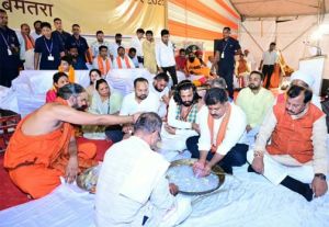 धनगांव में भक्ति का महाकुंभ, रामधुनि की गूंज के बीच स्वर्ण जयंती समारोह का भव्य समापन