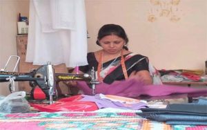   आरसेटी प्रशिक्षण से आत्मनिर्भर बनी दीपिका