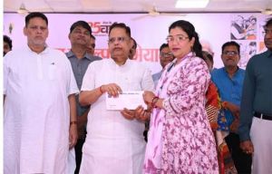  जनकल्याणकारी योजनाओं का लाभ हर पात्र व्यक्ति तक पहुंचाना हमारी प्राथमिकता :  अमर अग्रवाल