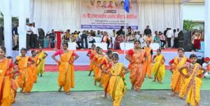 खिलाड़ी तनावमुक्त और अनुशासित होकर खेल भावना के साथ मैदान में उतरे - मंत्री टंक राम वर्मा खिलाड़ी तनावमुक्त और अनुशासित होकर खेल भावना के साथ मैदान में उतरे - मंत्री टंक राम वर्मा