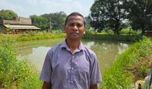   &rsquo;सेवा की कहानी: बहकर जाने वाला बरसाती पानी बना आजीविका का साधन, डबरी से मछली पालन और सब्जी उत्पादन को मिला सहारा&rsquo;