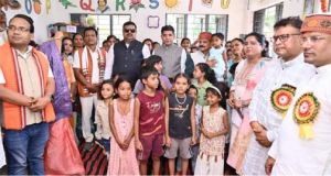  'आंगन मिलन' समारोह में पहुंचे मंत्री टंक राम वर्मा और गजेंद्र यादव गर्भवती माताओं की गोदभराई कर बांटे पोषण किट