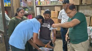 नवरात्रि में खाद्य प्रतिष्ठानों की सघन जांच, खराब एवं कालातीत सामग्री कराई गई नष्ट नवरात्रि में खाद्य प्रतिष्ठानों की सघन जांच, खराब एवं कालातीत सामग्री कराई गई नष्ट
