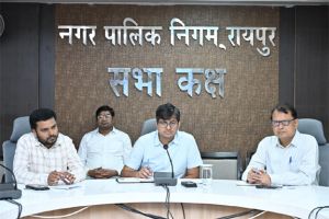 आयुक्त ने  सफाई व्यवस्था में सुधार लाने को प्राथमिकता देने कहा