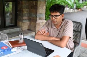  सरिया क्षेत्र की विकास परियोजनाओं की प्रगति की  मंत्री ओ.पी. चौधरी ने की समीक्षा