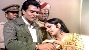 ये राखी बंधन है ऐसा....जैसे सुभद्रा और किशन का...