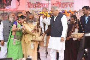  छत्तीसगढ़ के  लोक तिहार: दान की महान संस्कृति का परिचायक ‘छेरछेरा’ (मां शाकंभरी जयंती )