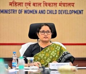 देखभाल से जुड़ी अर्थव्यवस्था: महिलाओं के नेतृत्व वाले विकास की संरचनात्मक बुनियाद