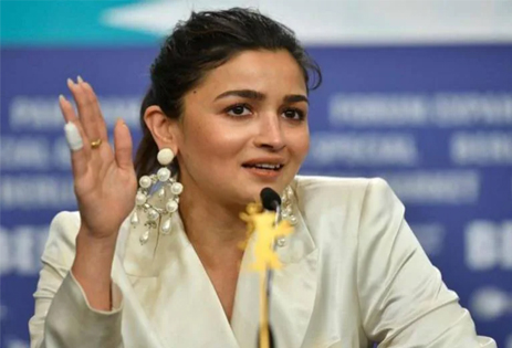 फिल्म ‘हार्ट ऑफ स्टोन' के साथ अपनी हॉलीवुड पारी का आगाज करेंगी आलिया भट्ट फिल्म ‘हार्ट ऑफ स्टोन' के साथ अपनी हॉलीवुड पारी का आगाज करेंगी आलिया भट्ट