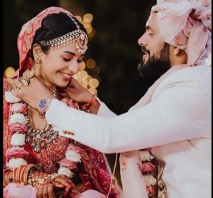 अभिनेत्री अंजली बनोट ने बॉयफ्रेंड संग लिए सात फेरे अभिनेत्री अंजली बनोट ने बॉयफ्रेंड संग लिए सात फेरे