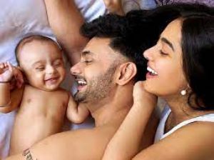  अमृता राव ने दिखाई अपने बेटे वीर की पहली तस्वीर