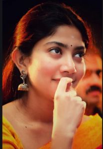 डॉक्टर भी है साई पल्लवी, मेकअप करना है नापसंद... करोड़ों की विज्ञापन डील ठुकरा चुकी हैं डॉक्टर भी है साई पल्लवी, मेकअप करना है नापसंद... करोड़ों की विज्ञापन डील ठुकरा चुकी हैं