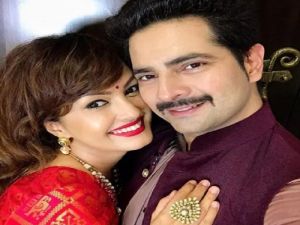 अभिनेता करण मेहरा ने पत्नी पर लगाया मारपीट करने का आरोप अभिनेता करण मेहरा ने पत्नी पर लगाया मारपीट करने का आरोप