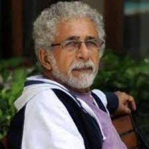 नसीरुद्दीन शाह अस्पताल में भर्ती नसीरुद्दीन शाह अस्पताल में भर्ती