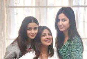 प्रियंका, कैटरीना, आलिया के साथ फिल्म बनाएंगे फरहान अख्तर प्रियंका, कैटरीना, आलिया के साथ फिल्म बनाएंगे फरहान अख्तर
