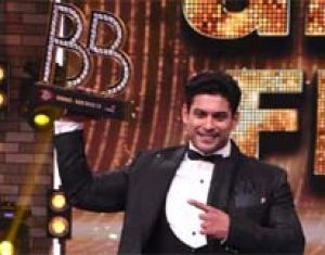 बिग बॉस-13 के विनर सिद्धार्थ शुक्ला का 40 साल की उम्र में हार्ट अटैक से निधन