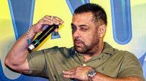 टिकट खिड़की पर फिल्मों की सफलता का नया मानक 1,000 करोड़ रुपये होना चाहिए: सलमान टिकट खिड़की पर फिल्मों की सफलता का नया मानक 1,000 करोड़ रुपये होना चाहिए: सलमान