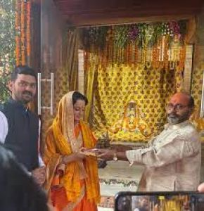 कंगना रनौत ने तेजस रिलीज होने से पहले अयोध्या स्थित राम मंदिर के दर्शन किए कंगना रनौत ने तेजस रिलीज होने से पहले अयोध्या स्थित राम मंदिर के दर्शन किए