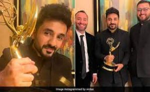 वीर दास ने सर्वश्रेष्ठ हास्य सीरीज के लिए पहला एम्मी पुरस्कार जीता वीर दास ने सर्वश्रेष्ठ हास्य सीरीज के लिए पहला एम्मी पुरस्कार जीता