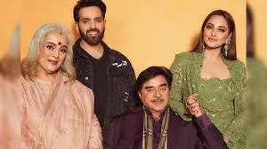 लव सिन्हा ने पिता शत्रुघ्न सिन्हा के स्वास्थ्य को लेकर चिंता जताने वालों का आभार जताया लव सिन्हा ने पिता शत्रुघ्न सिन्हा के स्वास्थ्य को लेकर चिंता जताने वालों का आभार जताया