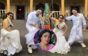 आध्या और अनुज की जोड़ी ने फिर अनुपमा को किया साइड, बेटी संग मिस्टर कपाड़िया ने किया लुंगी डांस आध्या और अनुज की जोड़ी ने फिर अनुपमा को किया साइड, बेटी संग मिस्टर कपाड़िया ने किया लुंगी डांस