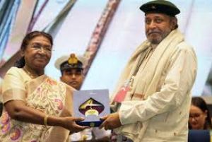अभिनेता मिथुन चक्रवर्ती को दादा साहब फाल्के पुरस्कार मिला अभिनेता मिथुन चक्रवर्ती को दादा साहब फाल्के पुरस्कार मिला