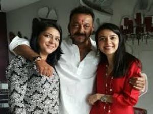 संजय दत्त ने प्रिया और नम्रता  को बताया अपनी ताकत, कहा- मेरा सबसे बड़ा सौभाग्य...