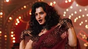  ‘कैसी पहेली' गीत के बोल उस समय के अधिकतर गानों से अलग थे : रेखा