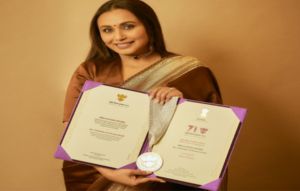 रानी मुखर्जी ने राष्ट्रीय पुरस्कार अपने दिवंगत पिता को किया समर्पित, कहा- ‘मैं आज उन्हें बहुत याद कर रही हूं’ रानी मुखर्जी ने राष्ट्रीय पुरस्कार अपने दिवंगत पिता को किया समर्पित, कहा- ‘मैं आज उन्हें बहुत याद कर रही हूं’