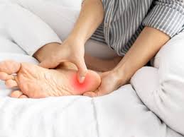 सुबह उठते ही एड़ियों में दर्द और अकड़न होती है? मोबिलिटी बढ़ाने के लिए करें ये 3 स्ट्रेच सुबह उठते ही एड़ियों में दर्द और अकड़न होती है? मोबिलिटी बढ़ाने के लिए करें ये 3 स्ट्रेच