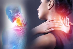  गर्दन के दर्द' से हैं परेशान? अपनाएं ये घरेलू नुस्खे