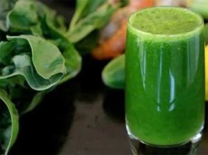  गर्मियों में इस वक्त पीना शुरू दें पालक का जूस, आपको मिलेंगे यह 5 चमत्कारिक फायदे!