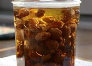  रोजाना पीएं किशमिश का पानी, घटेगा वजन! कई और फायदे भी