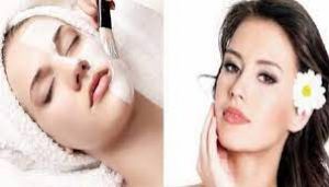 चेहरे को आसानी से खूबसूरत बना देंगे यह घरेलू उपाय, चमकने लगेगी स्किन