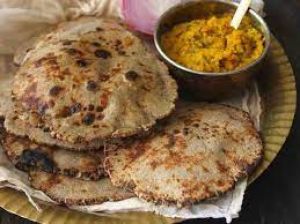 स्वाद और सेहत से भरपूर है बाजरे की रोटी