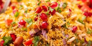 झालमुड़ी खाने से सेहत को मिलते हैं कई फायदे, जानें रेसिपी