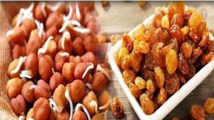    किशमिश और चना एक साथ भिगोकर खाने से सेहत को मिलते हैं ये 5 फायदे