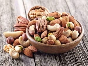  डायबिटीज के मरीज खाएं ये 5 नट्स, मिलेंगे फायदे