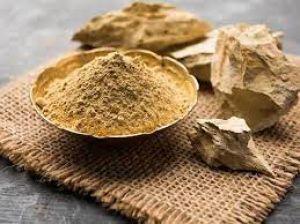 चेहरा धोने के लिए करें मुल्तानी मिट्टी का इस्तेमाल, त्वचा पर आएगा नेचुरल ग्लो