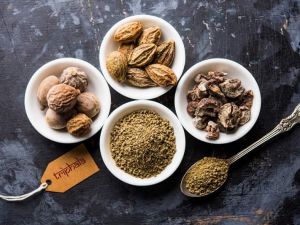   वजन कम करने के लिए ऐसे करें त्रिफला का उपयोग  