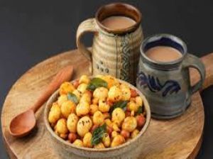   क्या मखाने के साथ चाय पीना फायदेमंद होता है? 