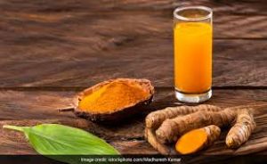  दिन में इस समय पीना स्टार्ट कर दें हल्दी का पानी, बेली फैट से मिल जाएगा छुटकारा